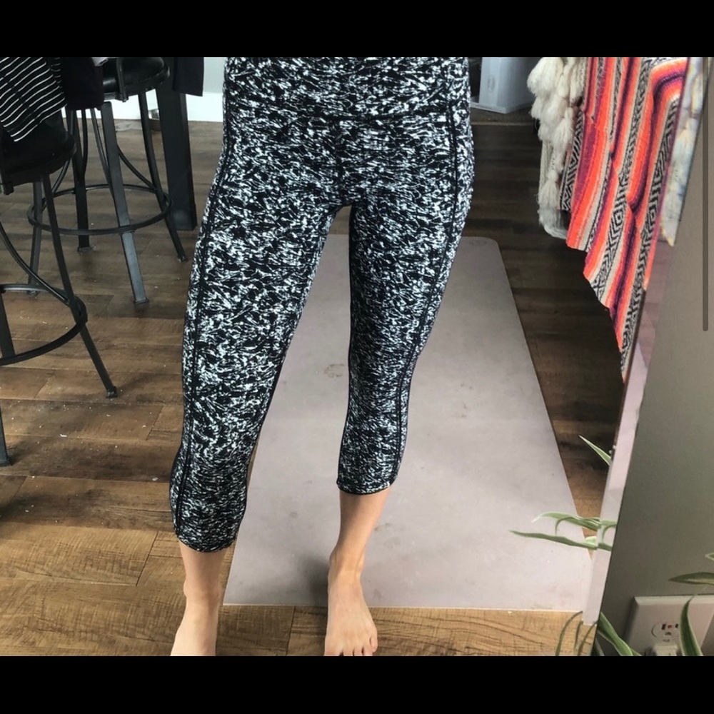 LULULEMON crop leggings